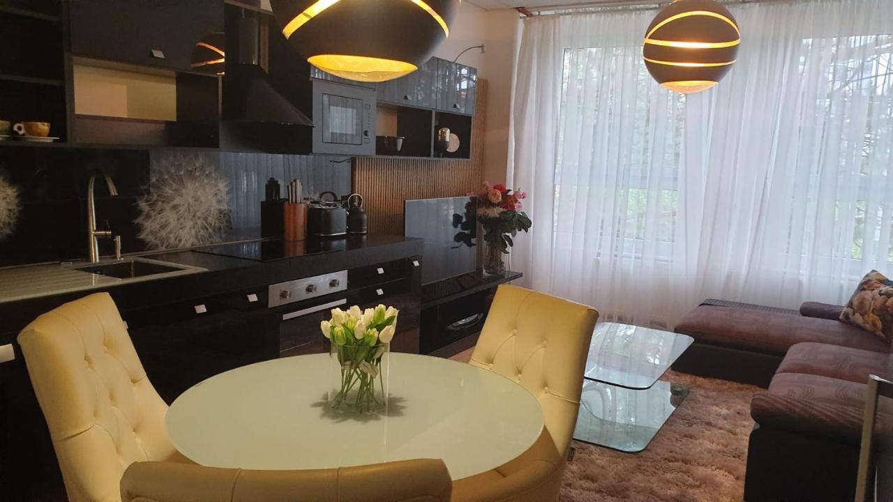 Kvetinovy Apartman A3B V Chomutove Ngoại thất bức ảnh
