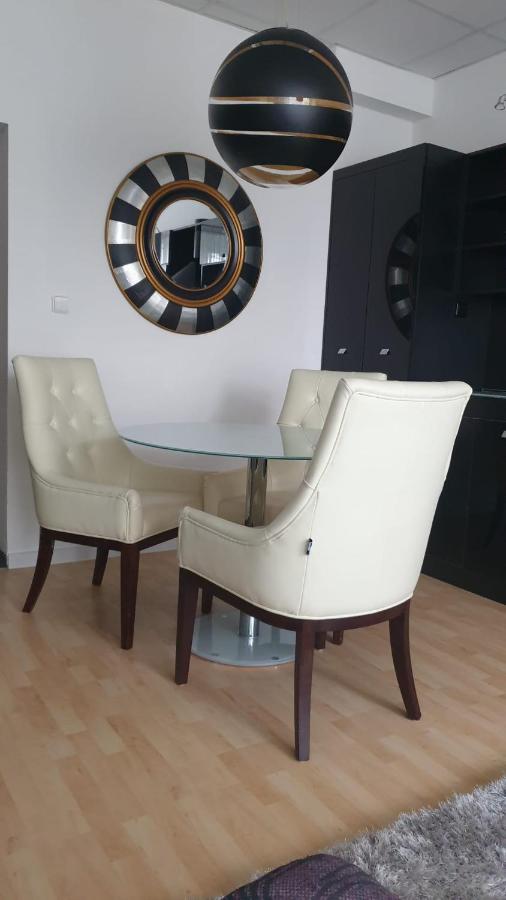 Kvetinovy Apartman A3B V Chomutove Ngoại thất bức ảnh